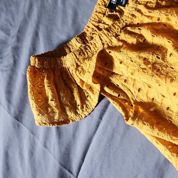 A.n.a Off the Shoulder Mustard Tie Top - Picture 4 of 7